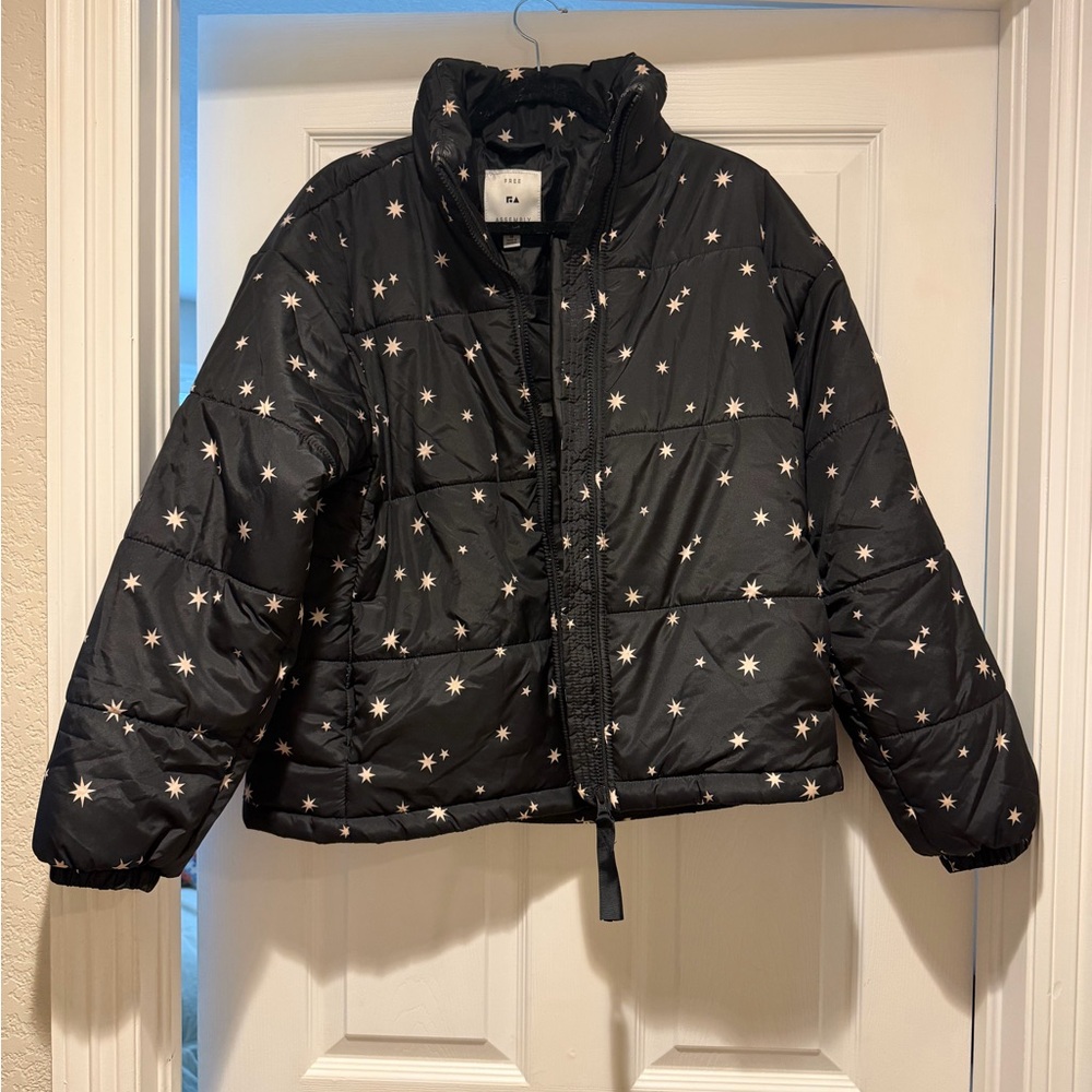 Women’s Black Star Print Puffer Jacket